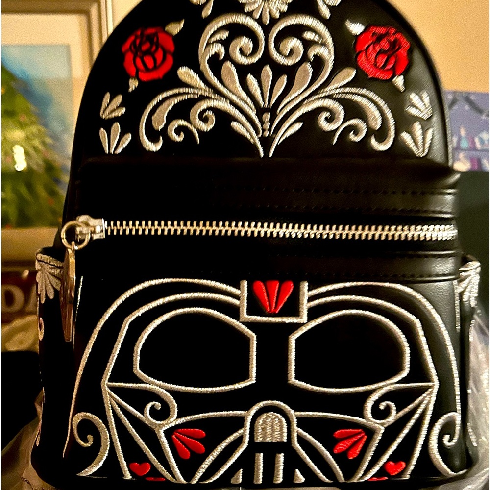 Beautiful Loungefly Darth Vader Mini backpack